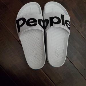 PEOPLE footwear slides